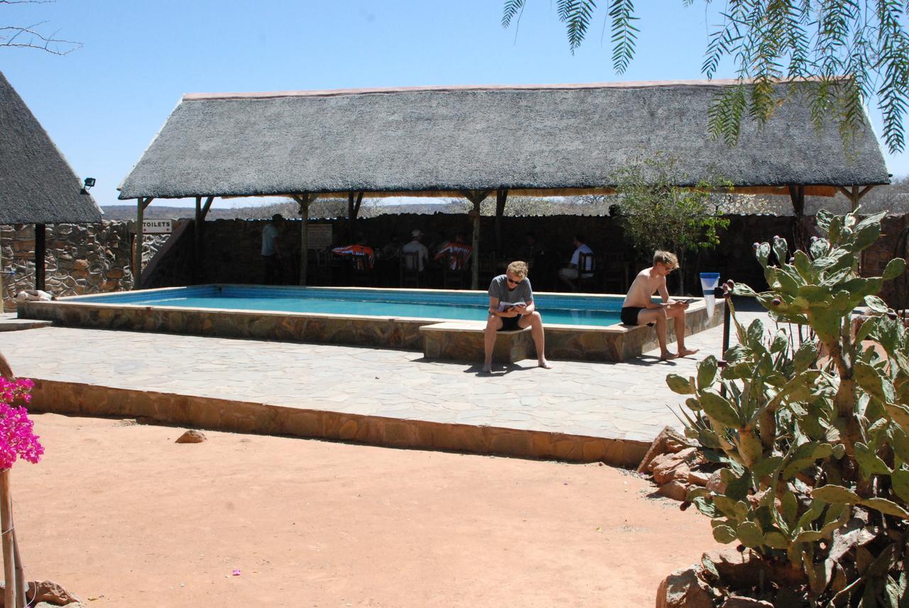 Oppi-Koppi Rest Camp Villa Kamanjab Luaran gambar