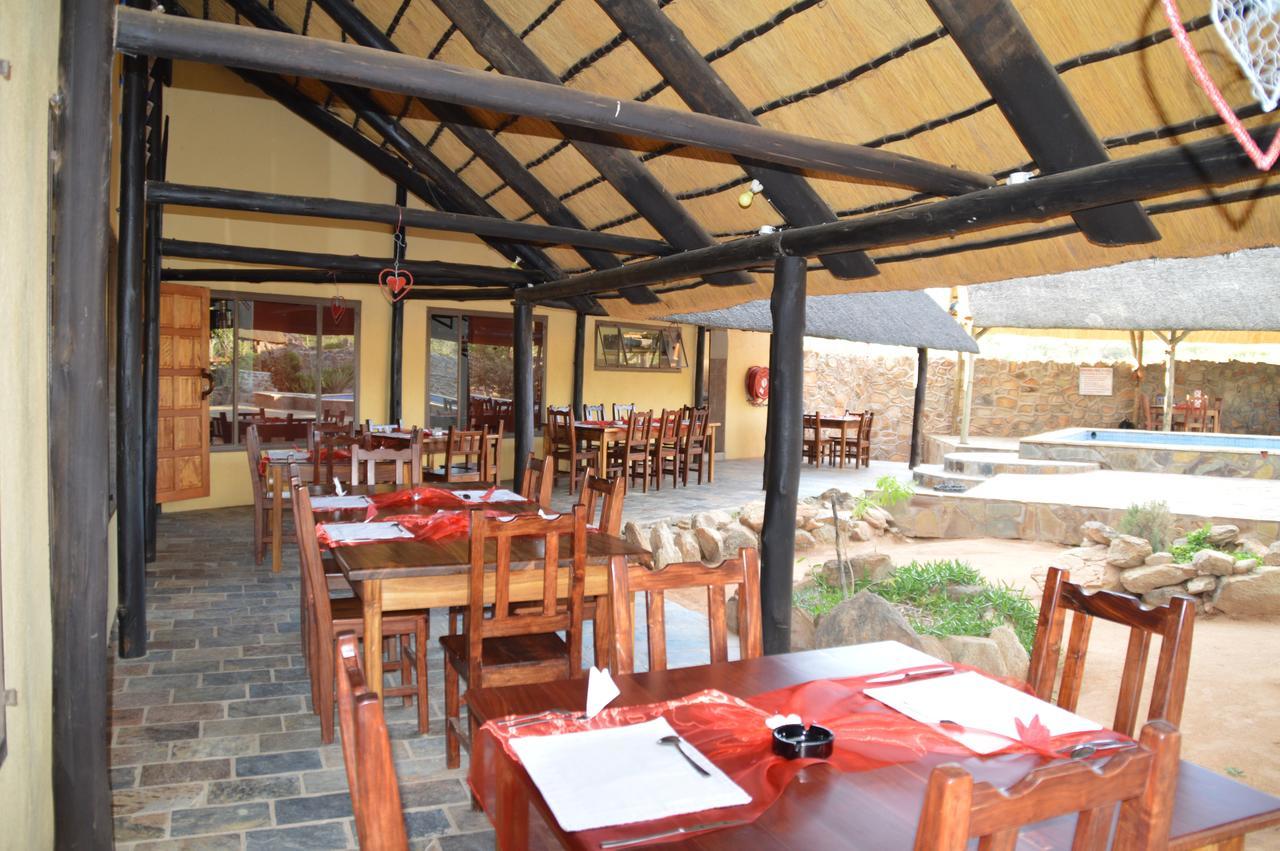Oppi-Koppi Rest Camp Villa Kamanjab Luaran gambar