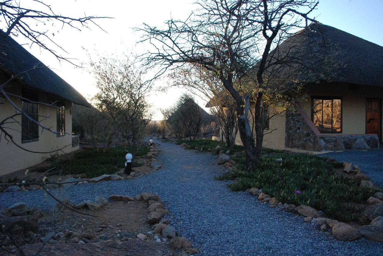 Oppi-Koppi Rest Camp Villa Kamanjab Luaran gambar