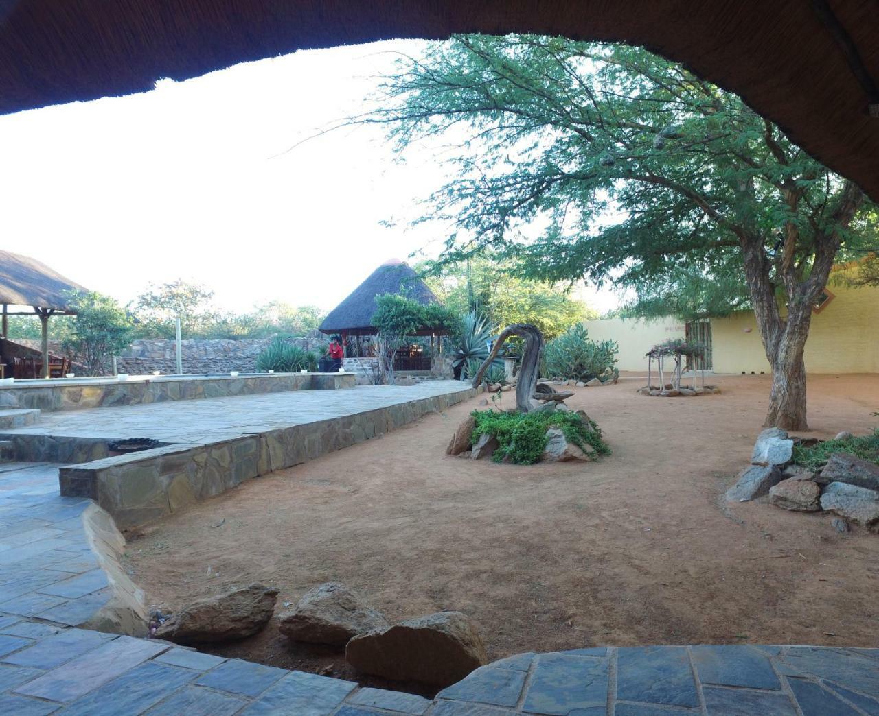Oppi-Koppi Rest Camp Villa Kamanjab Luaran gambar