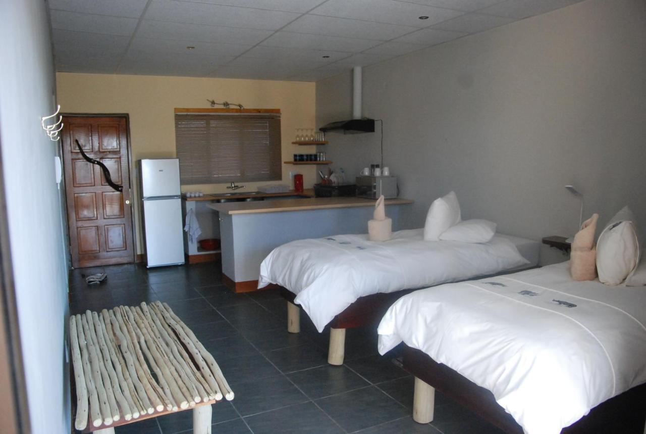 Oppi-Koppi Rest Camp Villa Kamanjab Luaran gambar