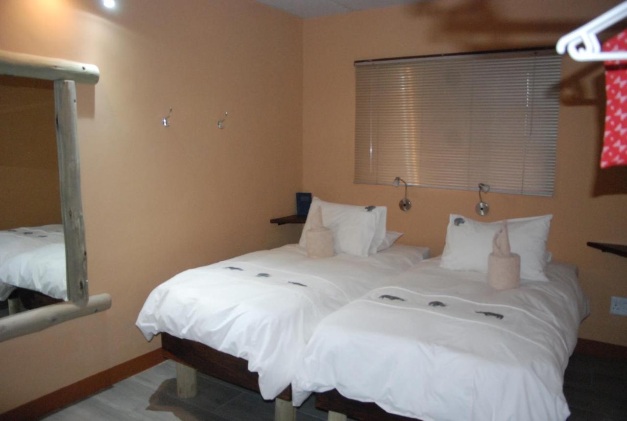 Oppi-Koppi Rest Camp Villa Kamanjab Luaran gambar