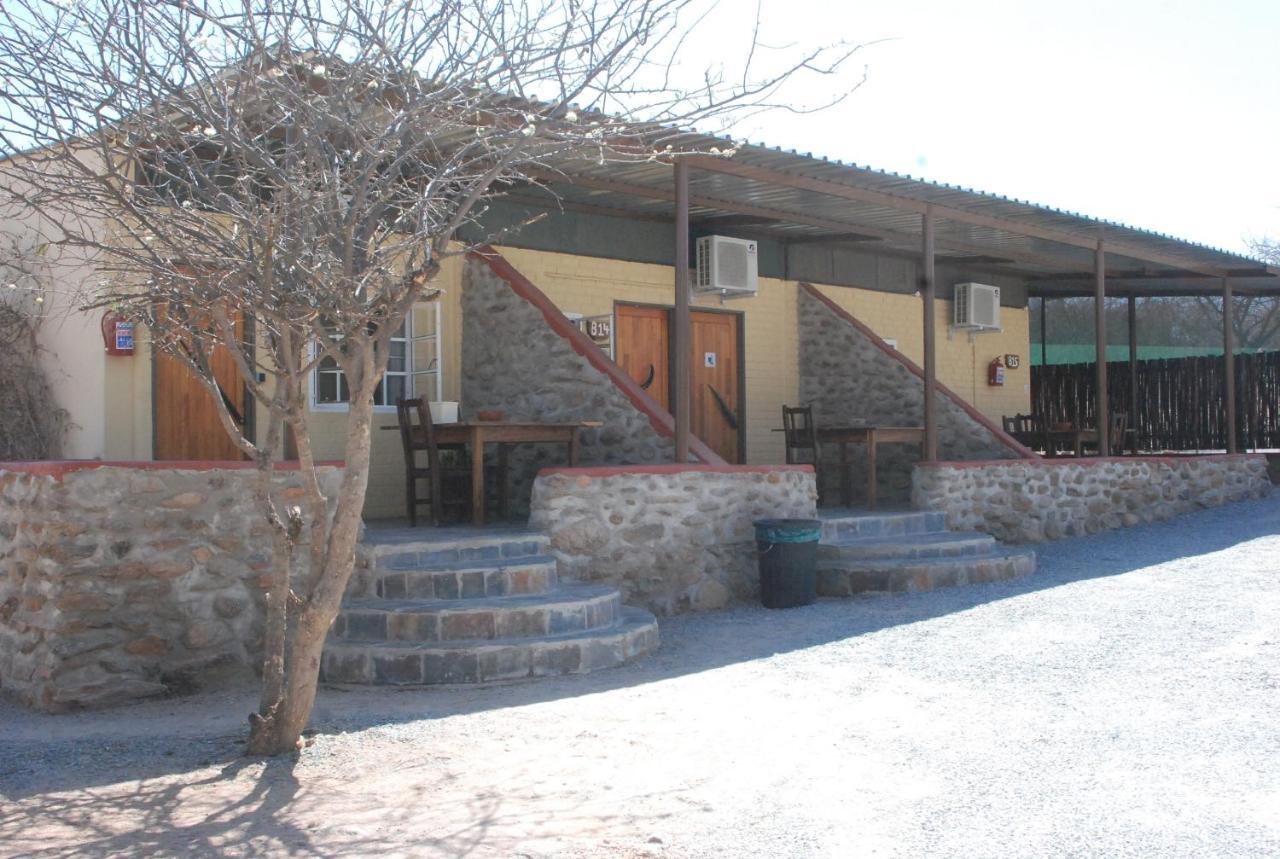 Oppi-Koppi Rest Camp Villa Kamanjab Luaran gambar